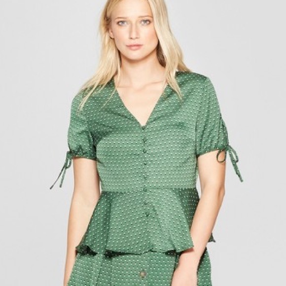 Who What Wear Tie-Sleeve Button Detail Peplum Top - Picture 4 of 4